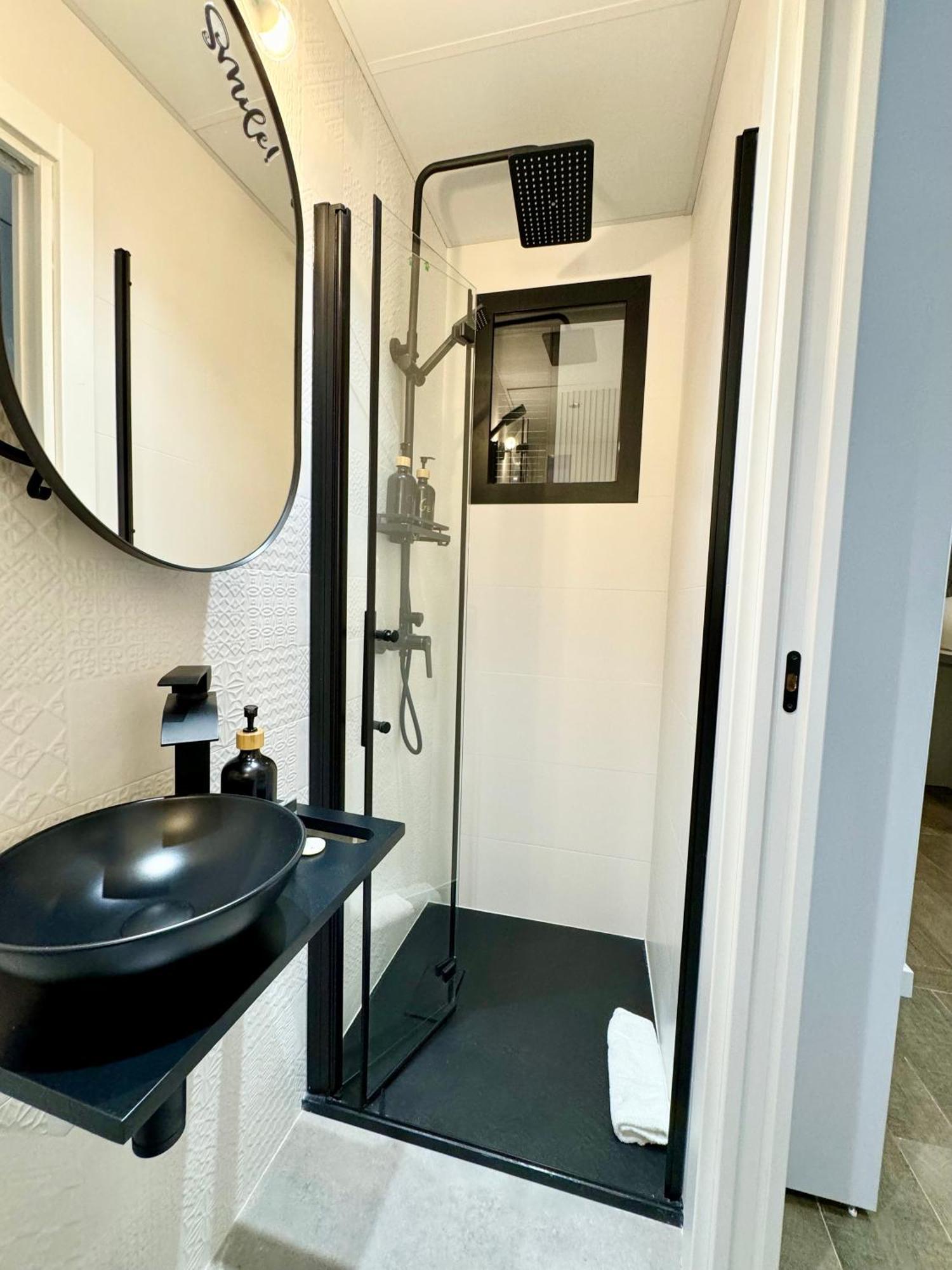 Luxury Flat City Center Full Equipe Non Touristic Madrid Eksteriør billede